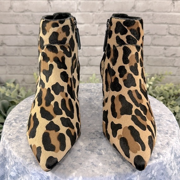 Aquatalia “Marilisa” Leopard Print Calf Hair Kitten Heel Fashion Boot WMS 7M✨EUC - Picture 2 of 13